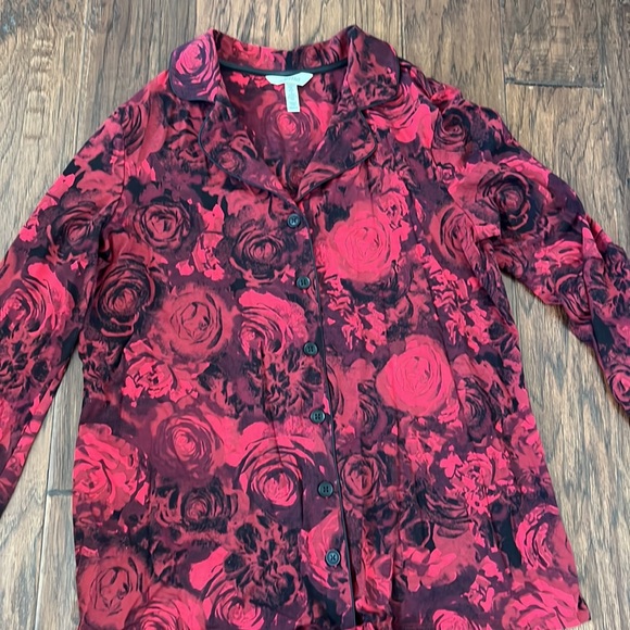 Nwot SOMA red/black floral long sleeve pajamas. Size M - Picture 3 of 4